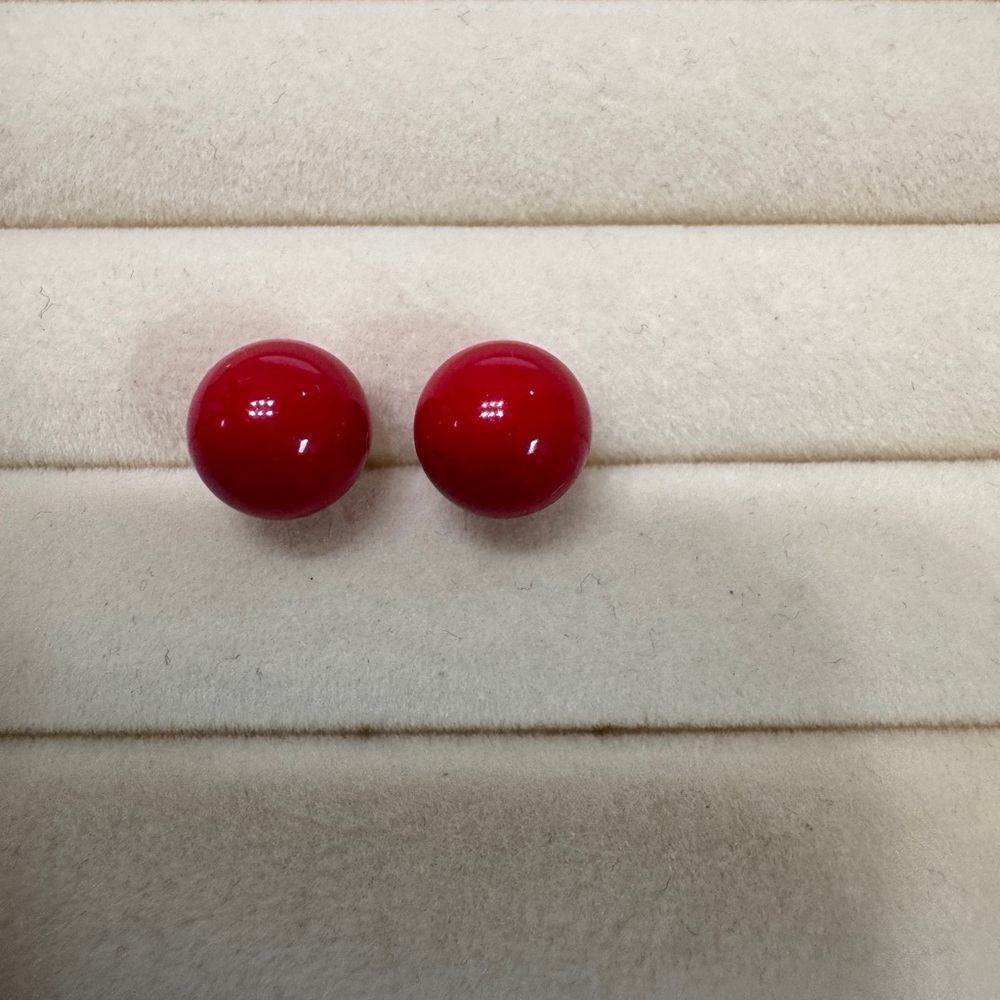 8 mm Red Round Stud Earrings, Fashion Lobe Undated Era